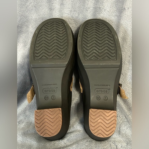 CROCS Brown Tan Clogs with Leather Strap - Picture 7 of 10